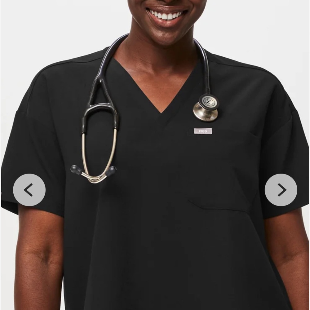 FIGS relaxed Catarina one pocket scrub top